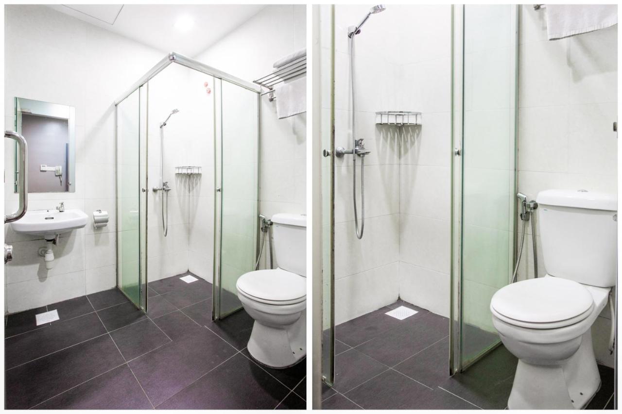 Oyo 89652 P Line Hotel Джохор-Бару Экстерьер фото