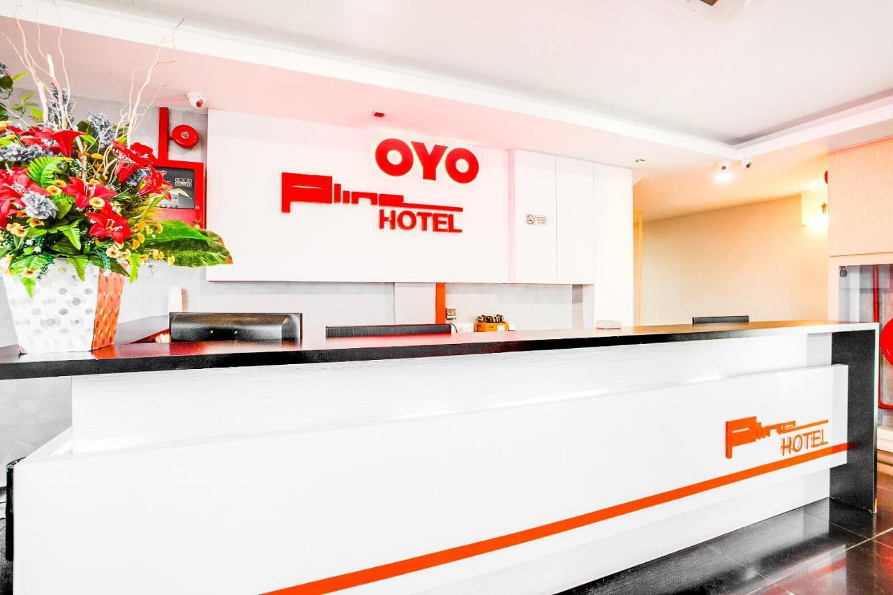 Oyo 89652 P Line Hotel Джохор-Бару Экстерьер фото