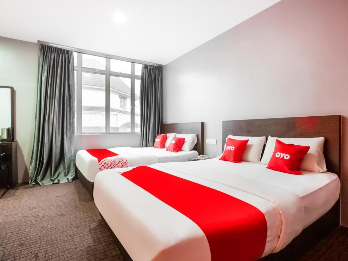 Oyo 89652 P Line Hotel Джохор-Бару Экстерьер фото